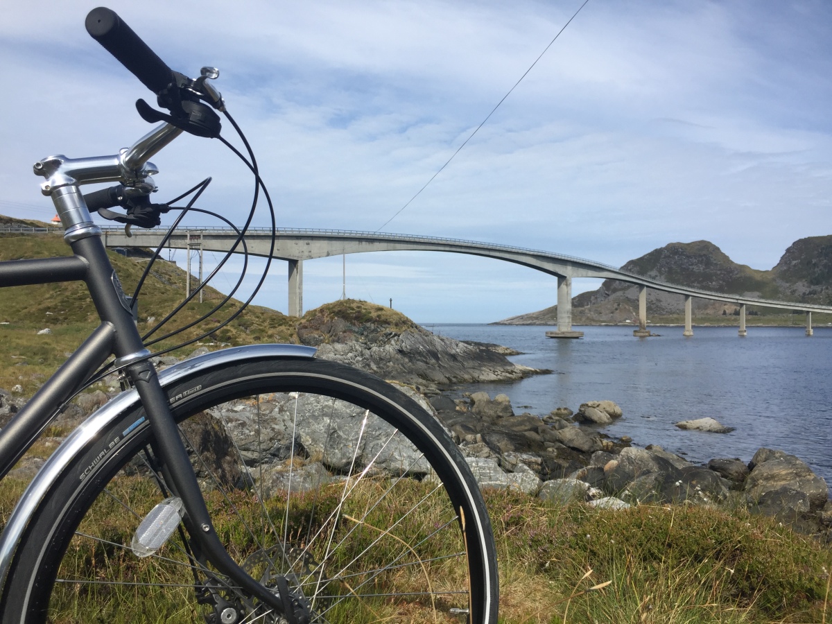 Ålesund to Runde with boat and bike